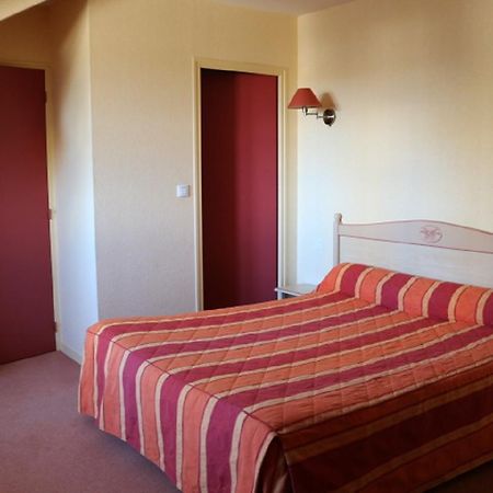 מלון Morannes sur Sarthe-Daumeray Logis Le Port Saint Aubin מראה חיצוני תמונה
