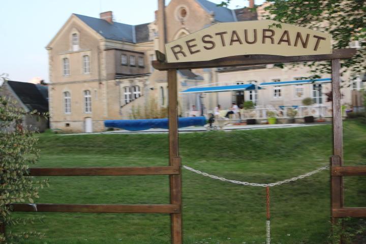 מלון Morannes sur Sarthe-Daumeray Logis Le Port Saint Aubin מראה חיצוני תמונה